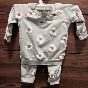 Outfit for baby girl. Size 3-6 months.